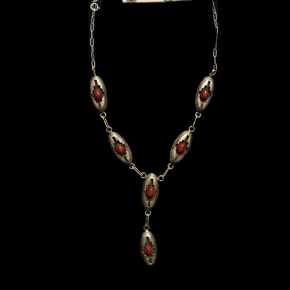 Jewelry - Shadow box - Coral - Vintage - Necklace